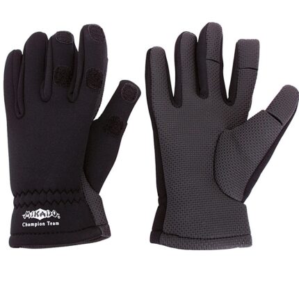The Mikado Neoprene Fishing Gloves provide excellent insulation, keeping your hands warm in cold weather.
